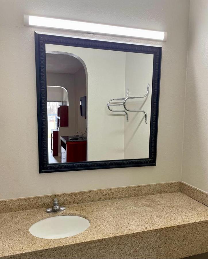 American Way & Suites Hotel